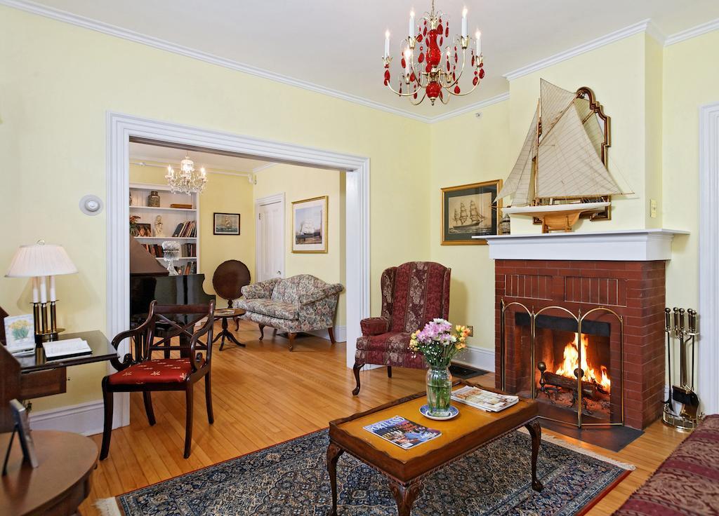 Kennebec Inn Бат Екстериор снимка